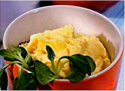 Картофельное пюре с горчицей, сливками, яйцом фотография
