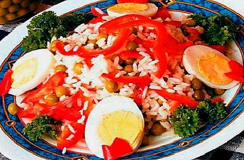 Рис на бульоне с овощами, яйцами - к рыбе, мясу, птице фотография