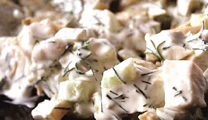 Салат из селедки с маринованными шампиньонами, луком, огурцом фотография