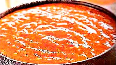 Томатный острый соус с чесноком и болгарским перцем фотография